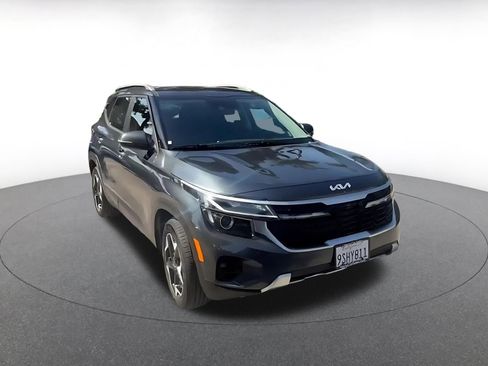 Used 2025 Kia Seltos S image 2