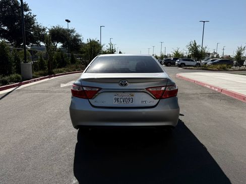 Used 2015 Toyota Camry SE FWD image 8