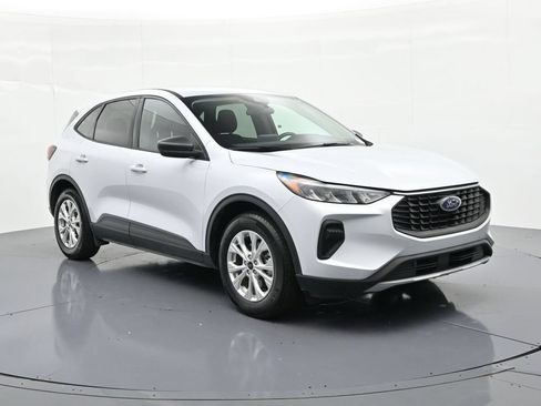 Certified 2025 Ford Escape Active FWD image 4