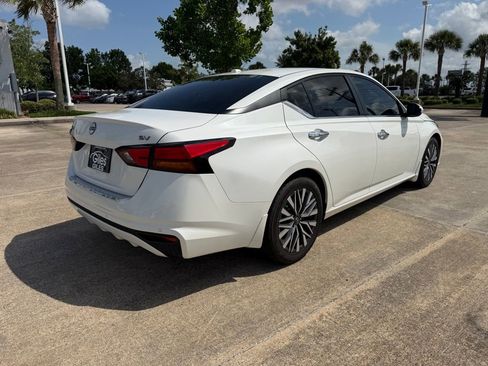 Used 2023 Nissan Altima 2.5 SV FWD image 5