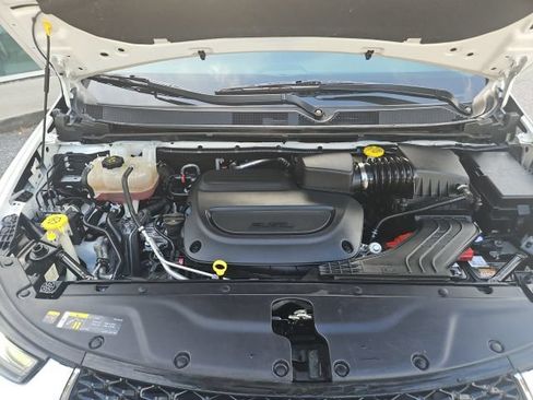 Used 2024 Chrysler Pacifica Touring-L FWD image 31