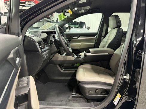 Certified 2025 GMC Terrain Elevation w/ Elevation Premium Package AWD/4WD image 10
