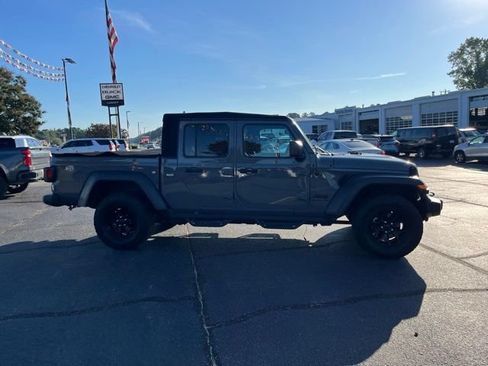 Used 2020 Jeep Gladiator Sport w/ Quick Order Package 24S AWD/4WD image 2