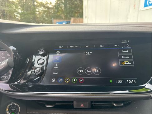 Used 2023 Buick Envision Avenir image 27