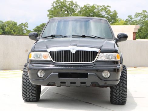 Used 2002 Lincoln Blackwood RWD image 18