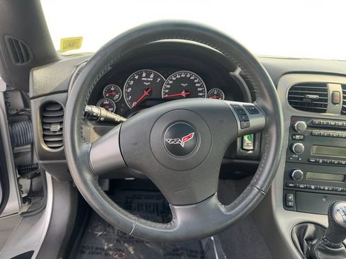 Used 2007 Chevrolet Corvette Coupe w/ Preferred Equipment Group RWD image 13