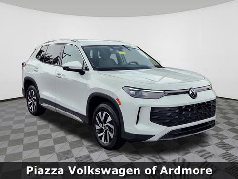 Certified 2025 Volkswagen Tiguan S AWD/4WD image 1