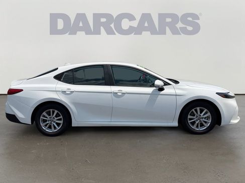 Used 2025 Toyota Camry LE FWD image 8