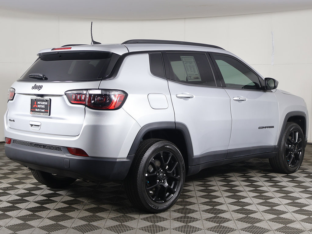 Used 2025 Jeep Compass Latitude w/ Altitude Special Edition AWD/4WD image 8
