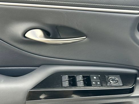Certified 2025 Lexus ES 350 image 14