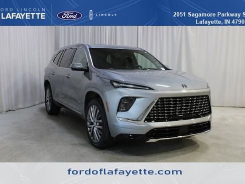 Used 2025 Buick Enclave Avenir w/ Trailering Package, 5000 lbs. image 1