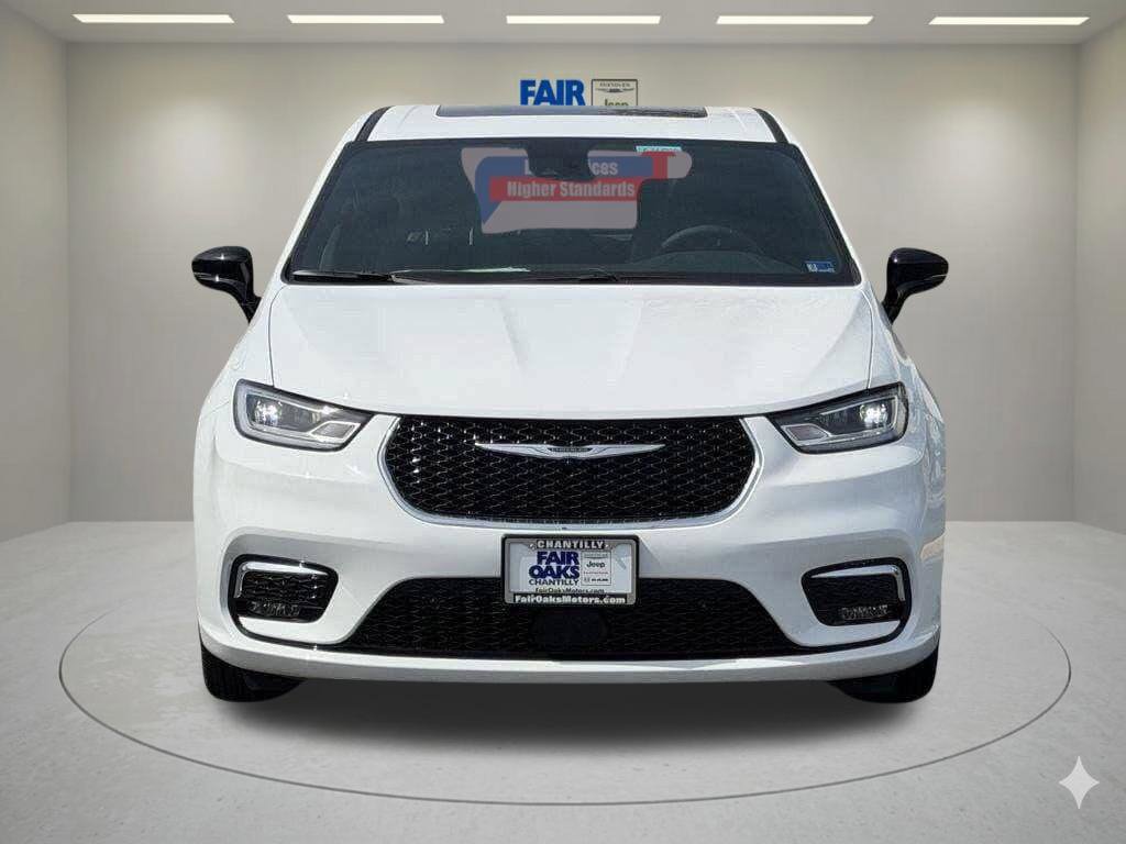 New 2026 Chrysler Pacifica Select FWD image 3