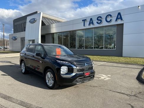 Used 2025 Mitsubishi Outlander ES image 1