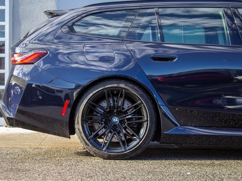 Used 2025 BMW M5 Touring image 6