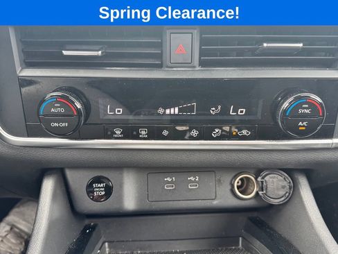 Used 2025 Nissan Rogue SV AWD/4WD image 19