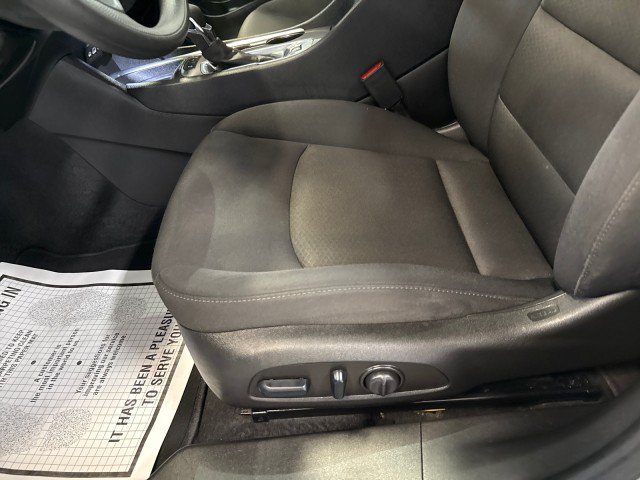 Used 2025 Chevrolet Malibu LT FWD image 16
