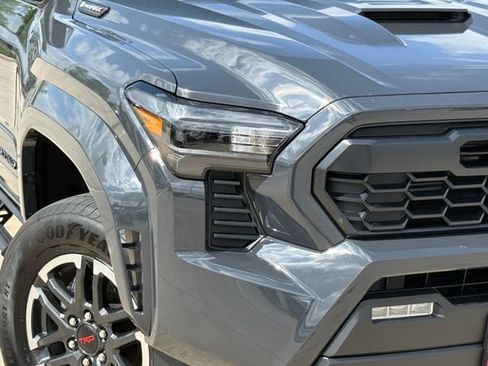 Used 2025 Toyota Tacoma TRD Sport image 3