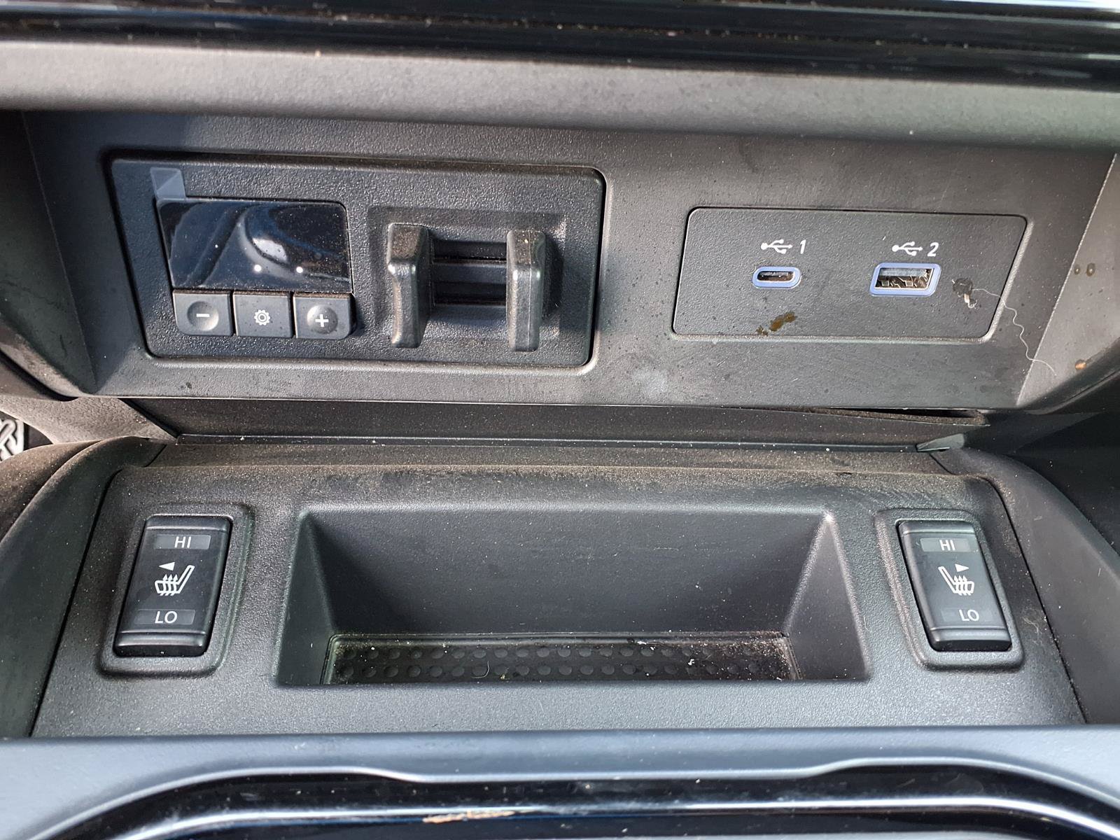 Used 2023 Nissan Titan PRO-4X w/ Pro-4x Convenience Package AWD/4WD image 15