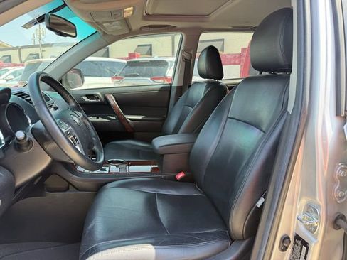 Used 2013 Toyota Highlander Limited FWD image 25