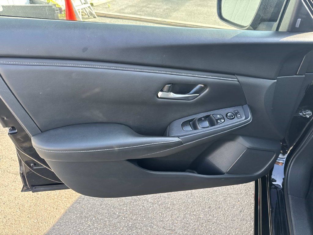 Used 2024 Nissan Sentra SV FWD image 27