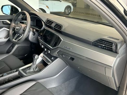Used 2025 Audi Q3 2.0T Premium w/ Convenience Package image 21