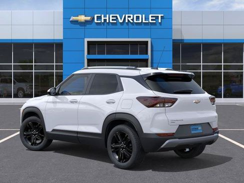New 2026 Chevrolet TrailBlazer LT w/ Midnight Edition AWD/4WD image 3