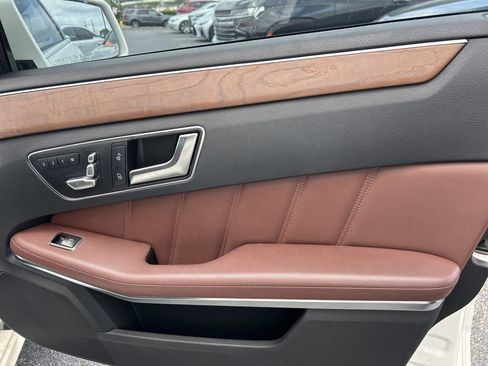 Used 2014 Mercedes-Benz E 350 Sedan image 10