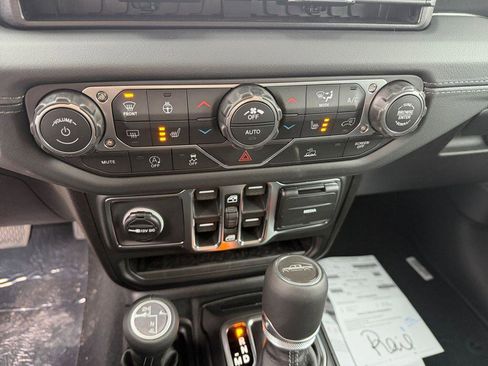 New 2026 Jeep Gladiator Sport AWD/4WD image 16