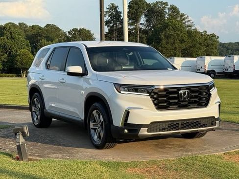 Used 2025 Honda Pilot EX-L image 9