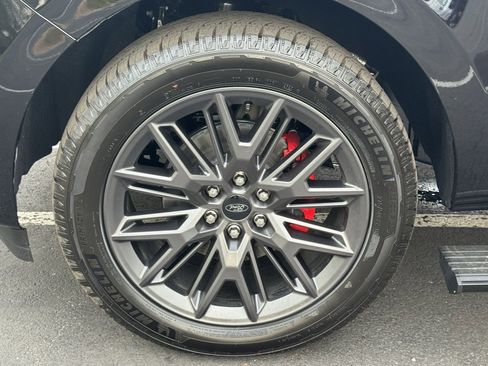 New 2025 Ford Expedition Max Platinum w/ Stealth Performance Package image 54