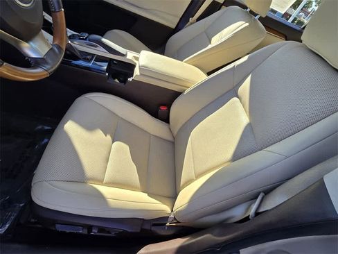 Used 2018 Lexus ES 300h image 12