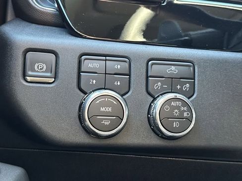 New 2026 GMC Sierra 1500 Elevation image 18