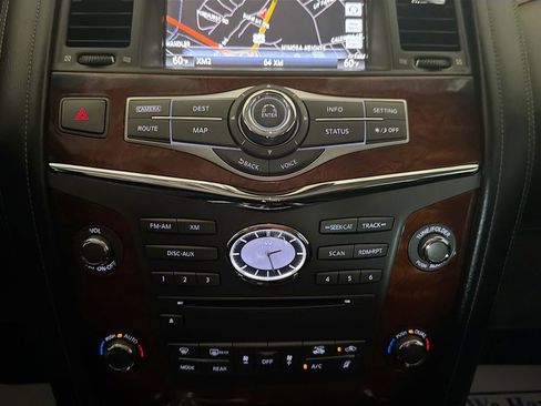 Used 2017 INFINITI QX80 4WD w/ Deluxe Technology Package image 16