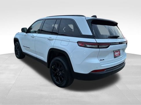 New 2026 Jeep Grand Cherokee Altitude image 3