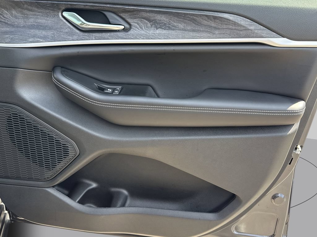 New 2026 Jeep Grand Cherokee Altitude RWD image 38