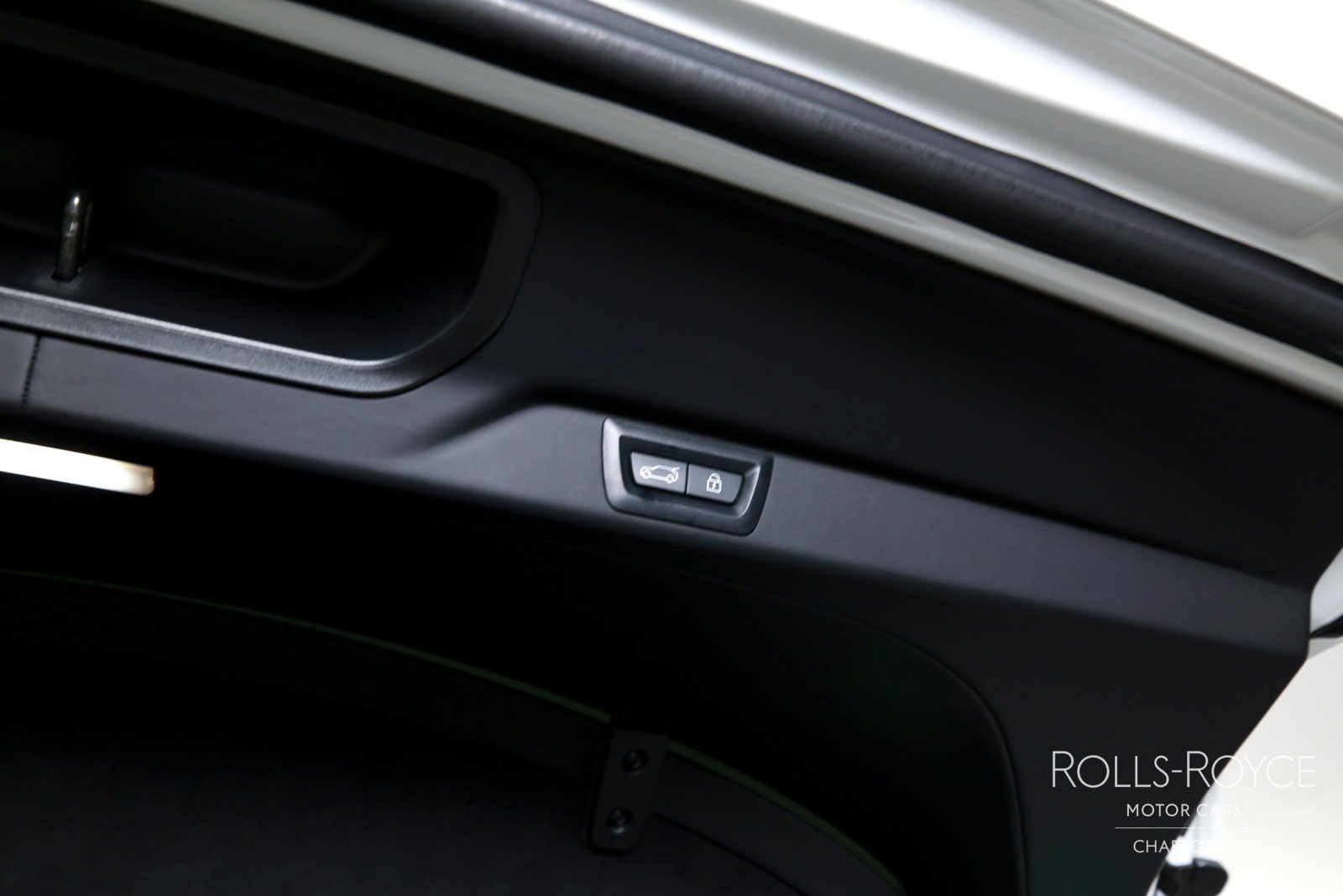 Used 2024 Rolls-Royce Cullinan AWD/4WD image 26