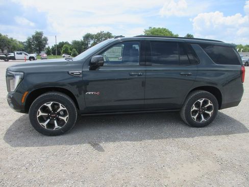 New 2026 GMC Yukon AT4 w/ AT4 Premium Plus Package AWD/4WD image 7