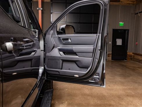 Used 2025 Toyota Tundra Platinum image 37