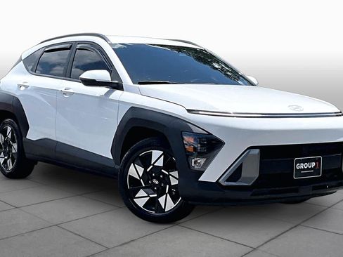 Used 2025 Hyundai Kona SEL FWD image 3