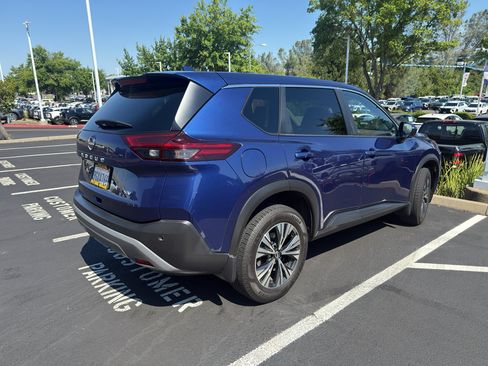 Used 2023 Nissan Rogue SV FWD image 5