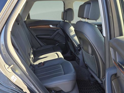 Used 2023 Audi Q5 2.0T Premium w/ Convenience Package image 19