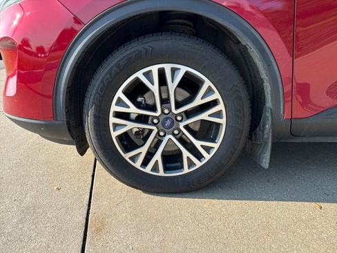 Used 2020 Ford Escape SEL image 9