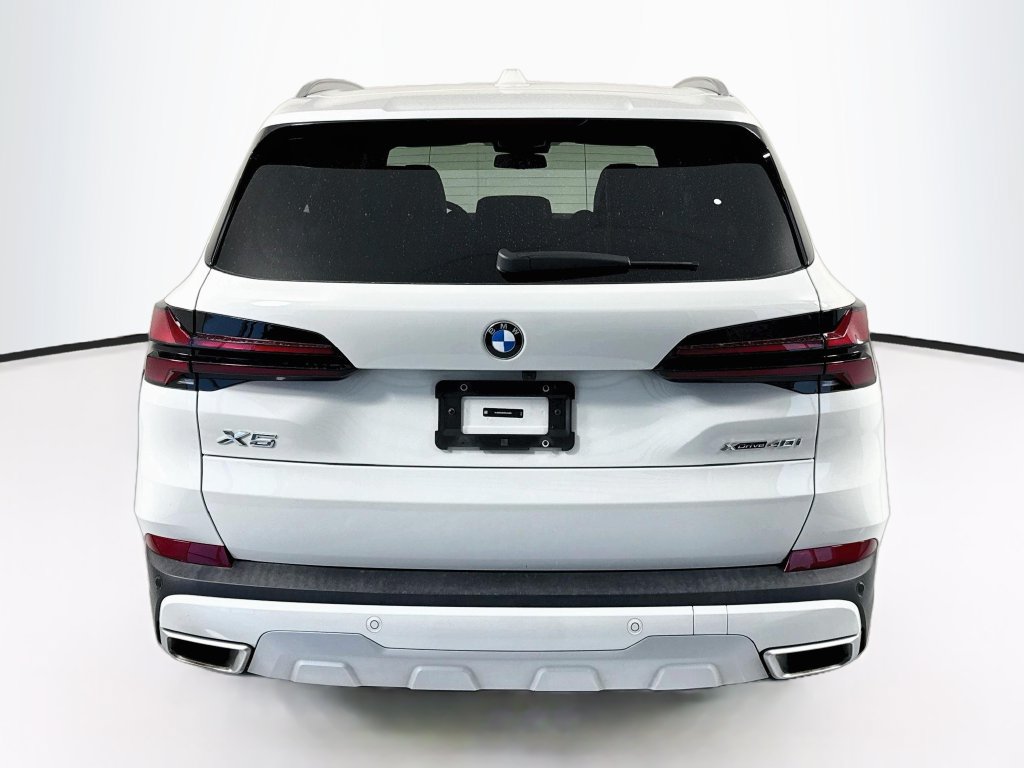 Used 2024 BMW X5 xDrive40i w/ Parking Assistance Package AWD/4WD image 6