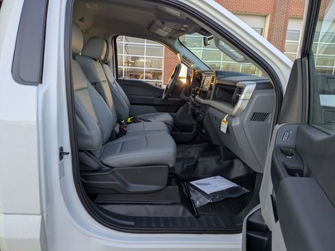New 2026 Ford F550 4x4 Regular Cab Super Duty image 32