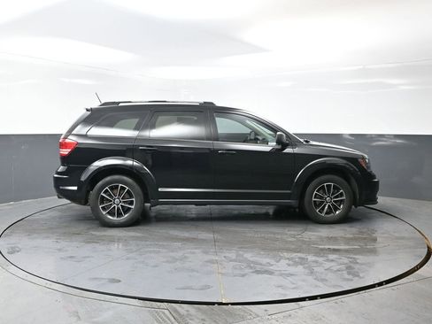 Used 2018 Dodge Journey SE w/ Connectivity Group image 3