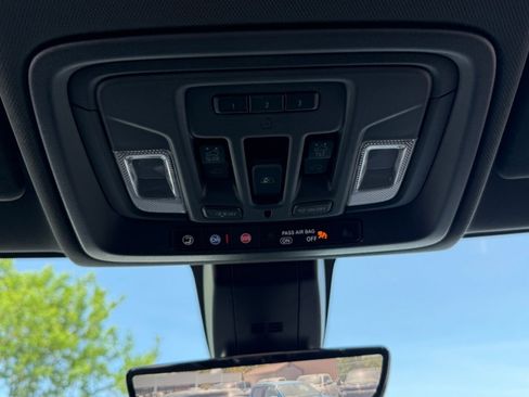 Used 2019 Chevrolet Silverado 1500 High Country w/ Technology Package AWD/4WD image 35