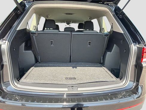 Used 2026 Volkswagen Atlas SE FWD image 11