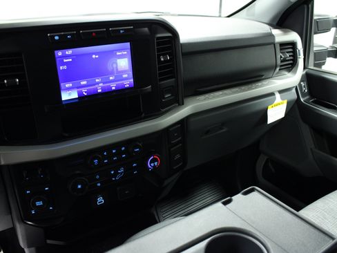 Used 2023 Ford F350 4x4 Regular Cab Super Duty image 17