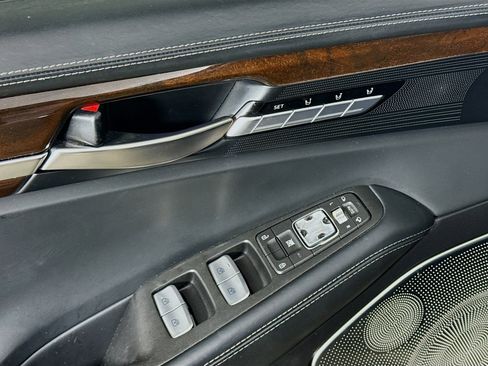 Used 2019 Genesis G90 3.3T Premium image 24