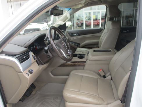 Used 2018 GMC Yukon XL SLT RWD image 4